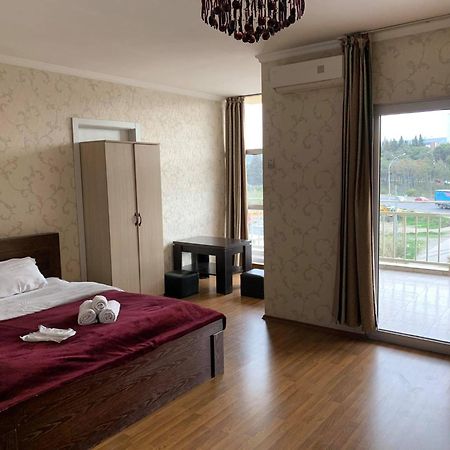 Hotel Like Tbilisi Exteriör bild